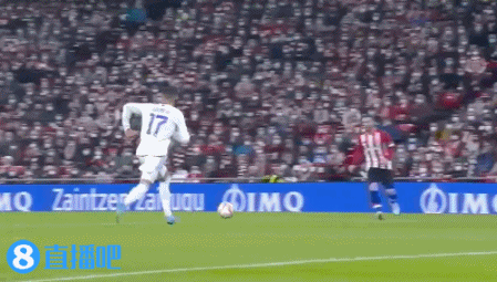 费城人队核心特纳（Trea Turner）因在比赛中带伤守备获得球迷起立致敬