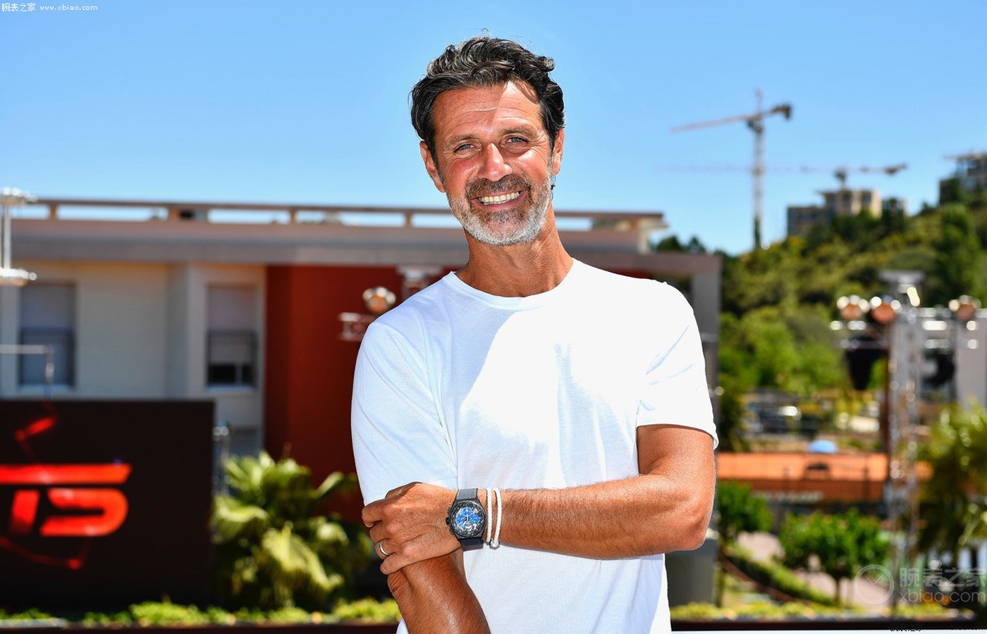 员利用其 员利用其